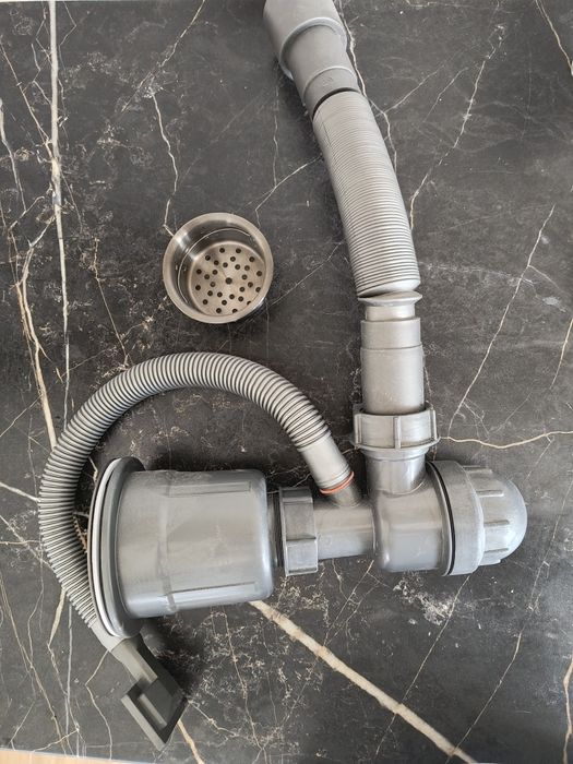 Сифон до мийки новий