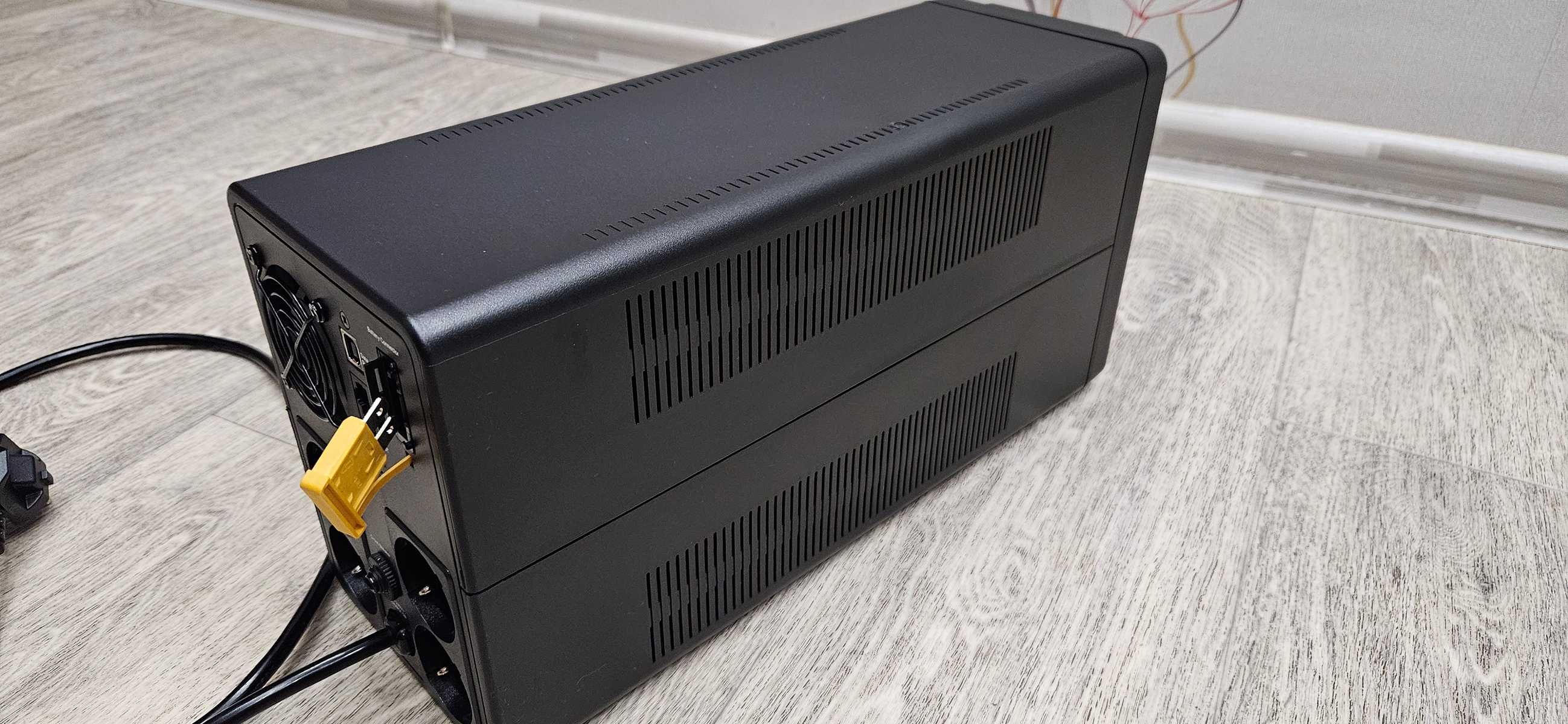 Продается ИБП APC Back-UPS 1200W/2200VA USB Schuko (BX2200MI-GR)