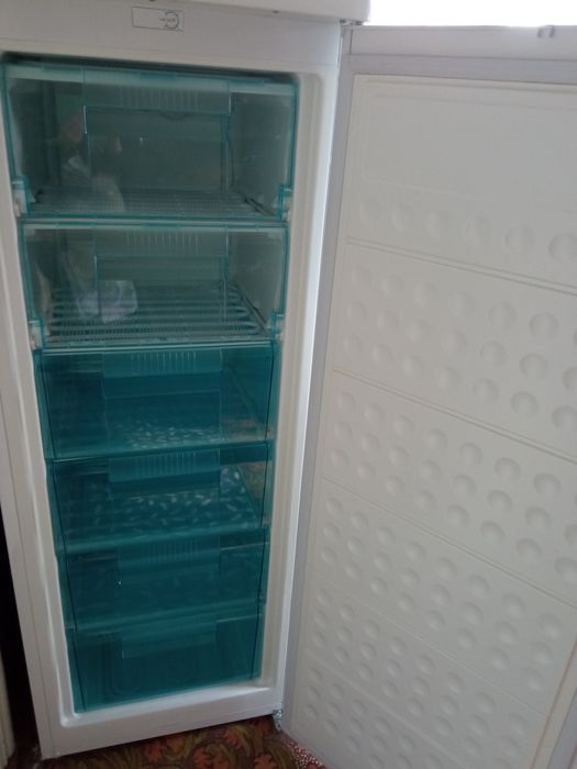 Elenberg морозильная камера