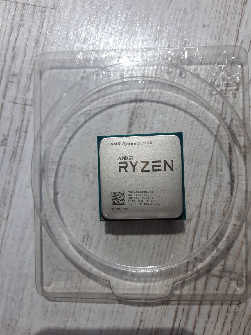 Procesor AMD Ryzen 5 2600 BOX