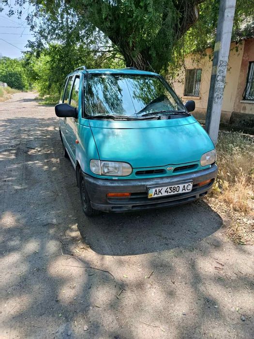 Продам Nissan Serena