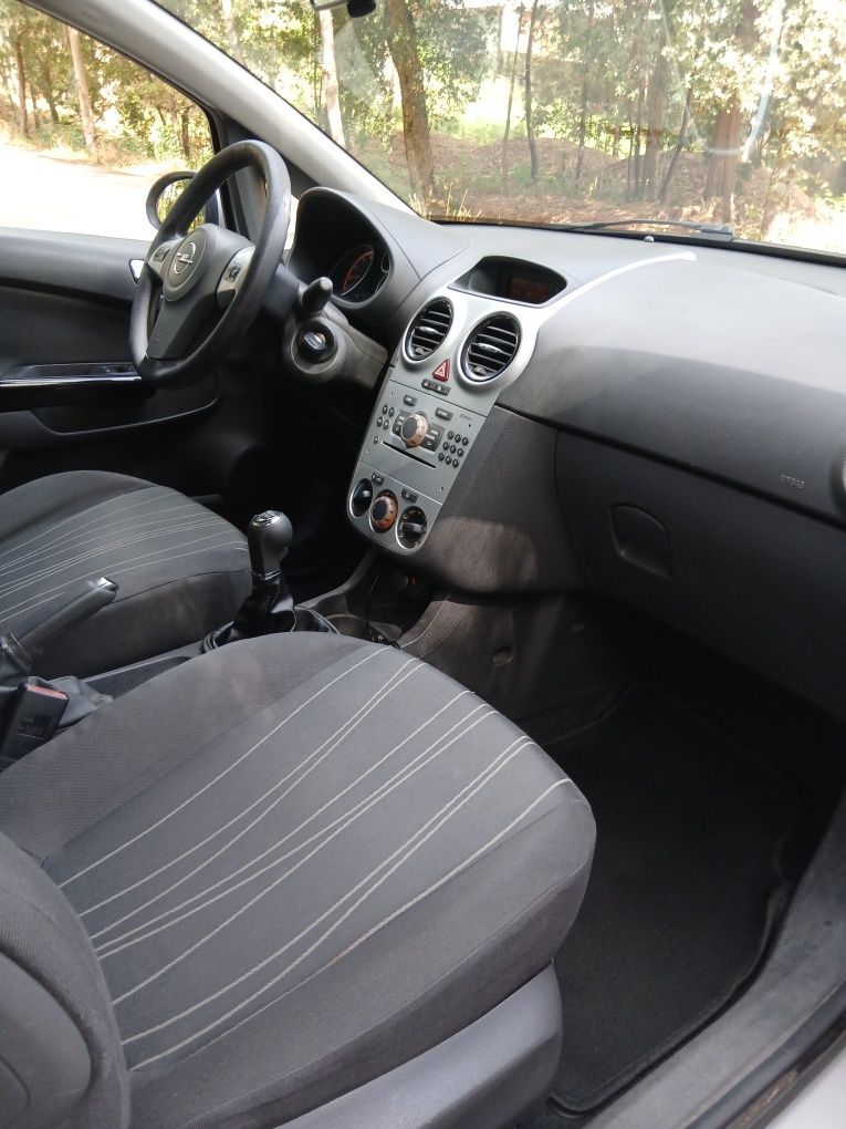 Opel Corsa 1.2 80CV ( com apenas 179 mil km )