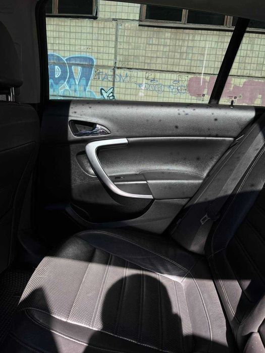 Продаю Opel Insignia 2011