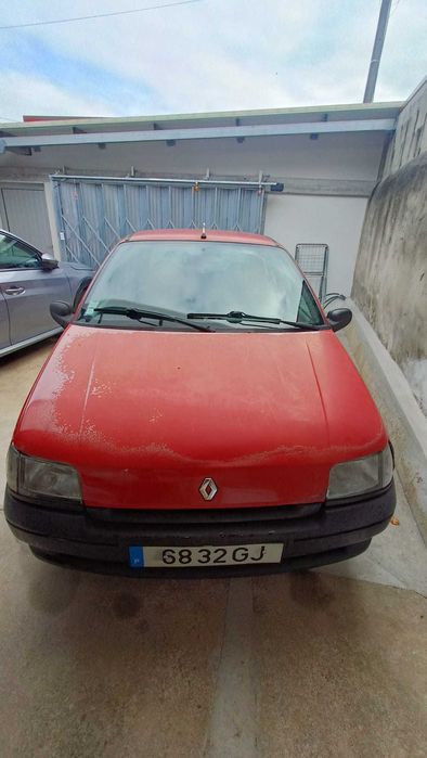 Renault Clio 1996 (Negociável)