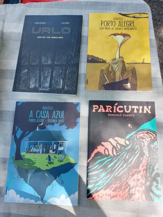 4 livros banda desenhada preto e branco