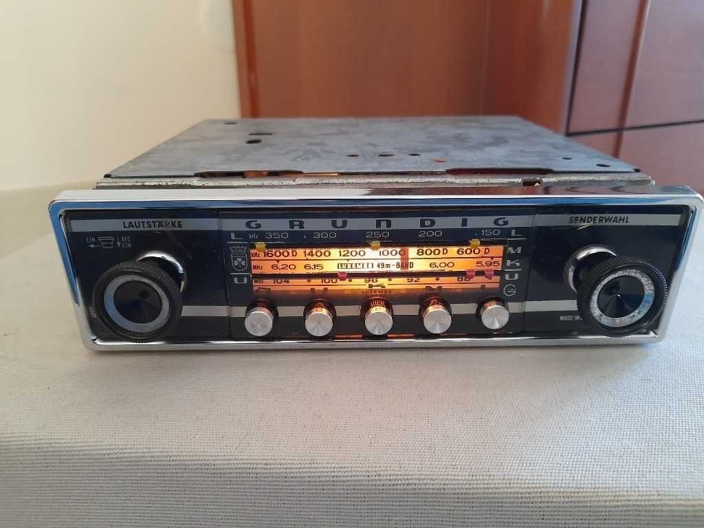 Zabytkowe radio Grundig Luxemburg Mercedes w115 w114 r107
