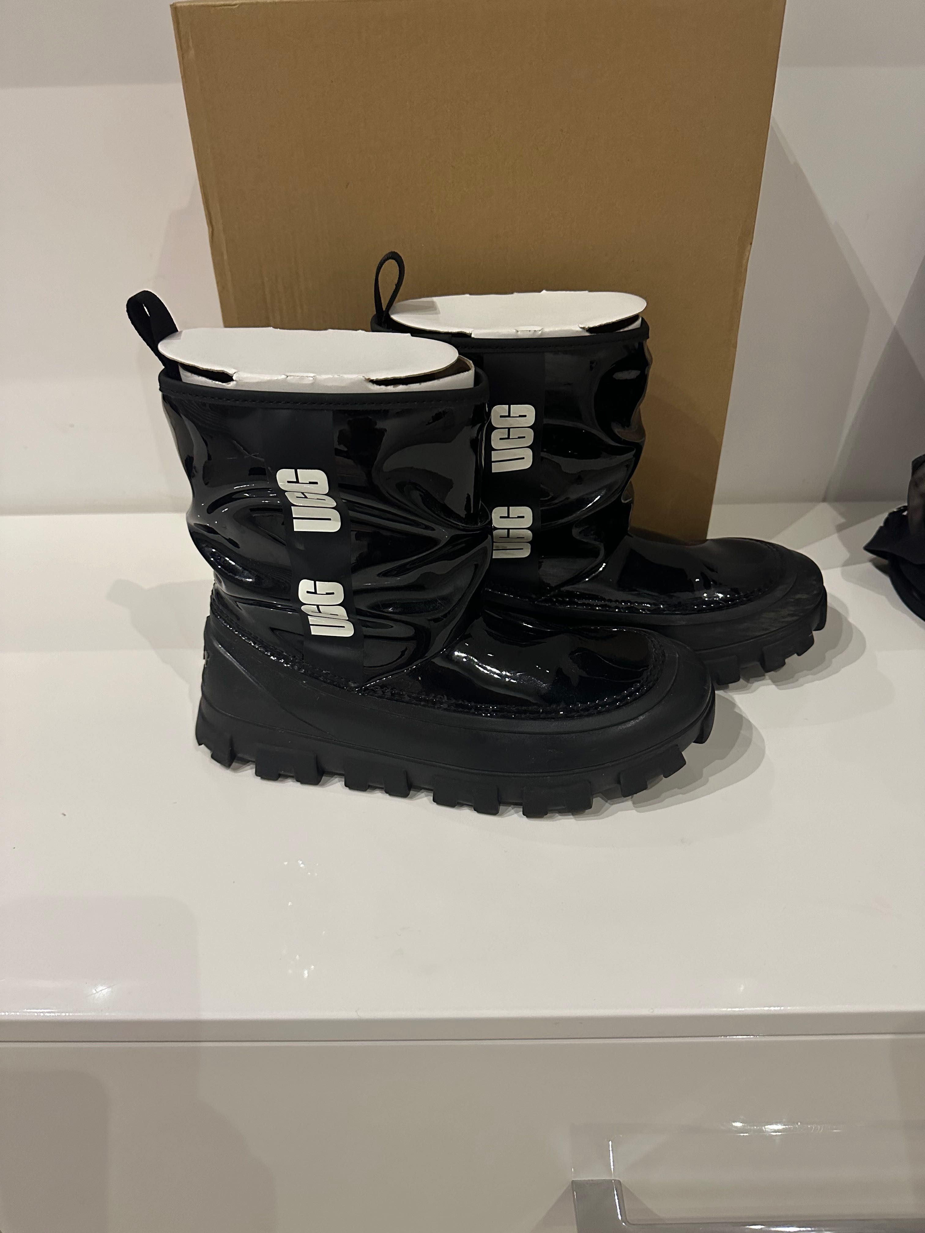 Ugg чоботи 38 розмір