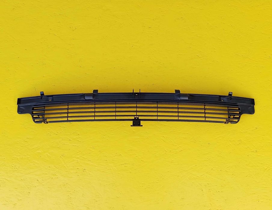 Решотка в бампер (середня) на Volkswagen T4 Фольксваген Т4 96-03р