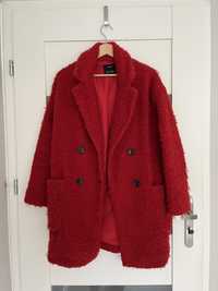 Czerwony Płaszcz z Bershka