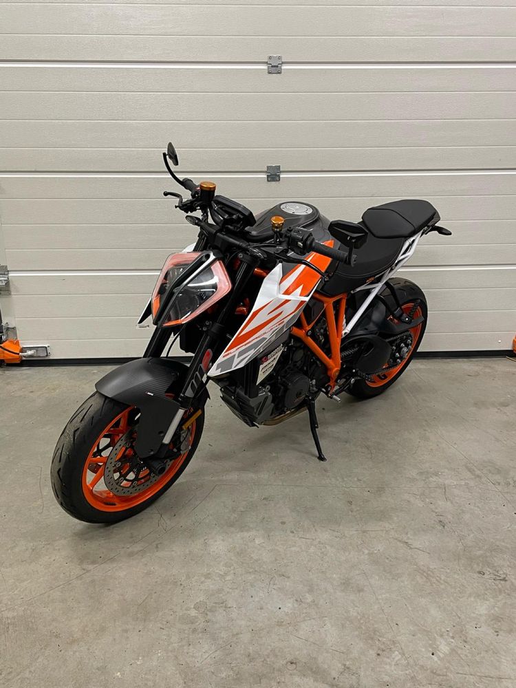 KTM 1290 Super Duke Akrapovic zamiana bus