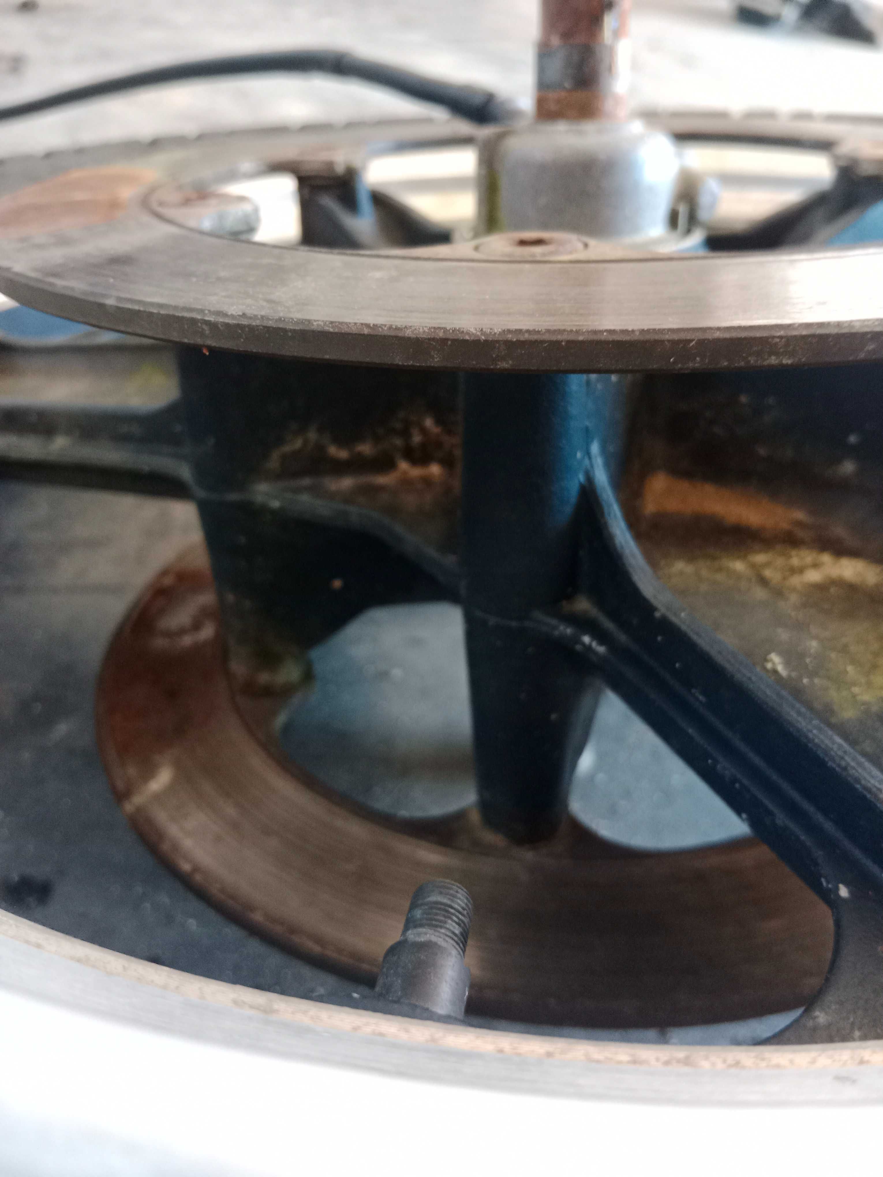honda vf500f vf 500 f felga przód koło przednie tarcze hamulcowe ośka