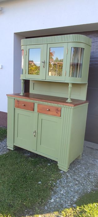 Kredens po kompletnej renowacji