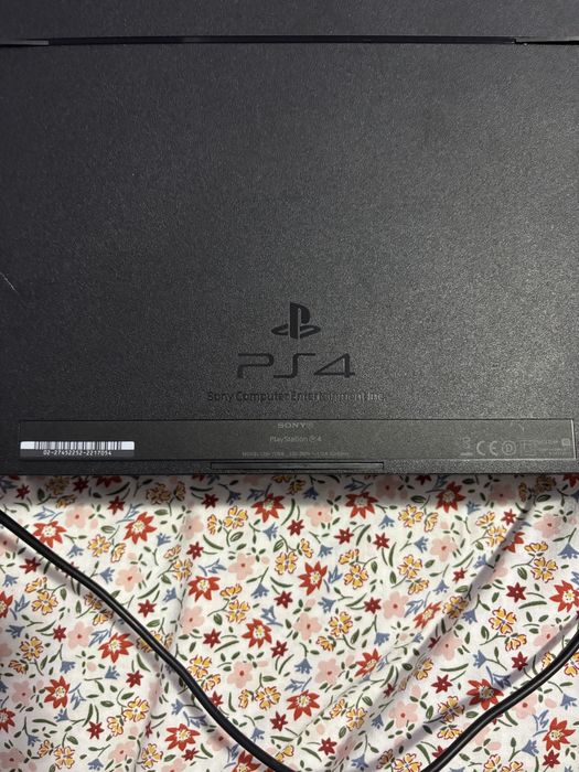 Playstation 4 com 2 comandos