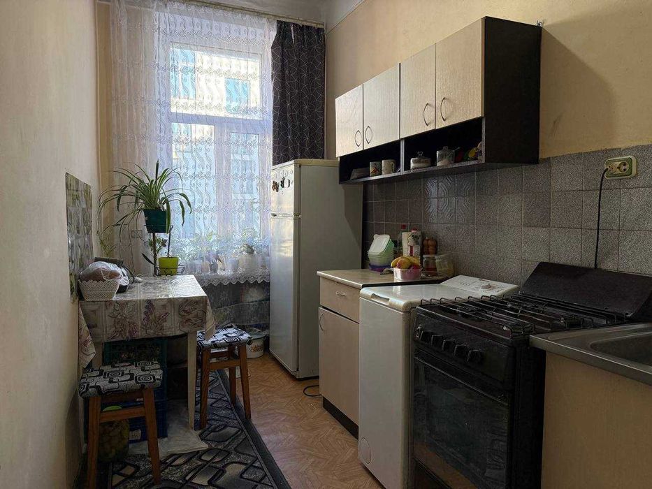 Продаж 1 кімнатної квартири вул. Долинського ( бічна Замарстинівської)