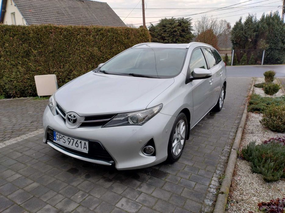 Toyota Auris kombi 1,4 D4D 90KM, krajowa, 2013, kamera cofania