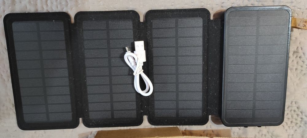 Power bank solarny 4 panele