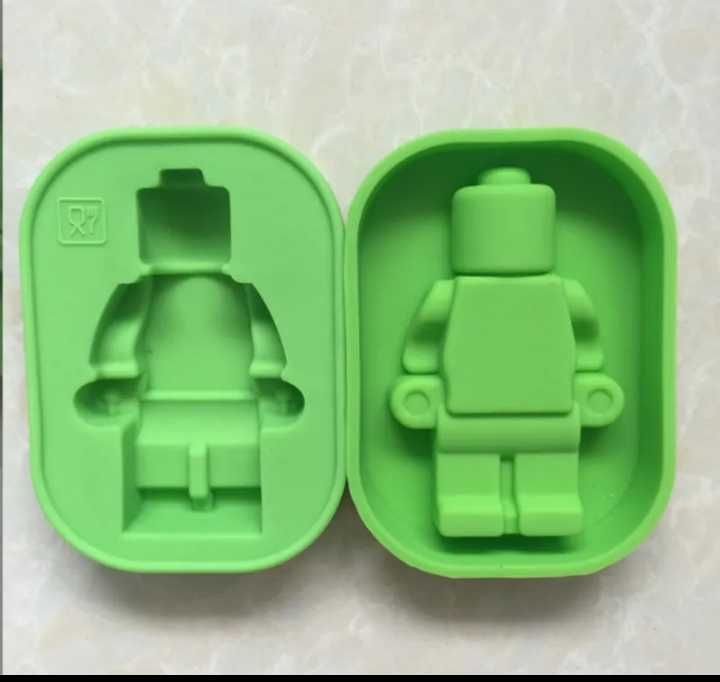 Zestaw trzech foremek silikonowych do masy cukrowej LEGO