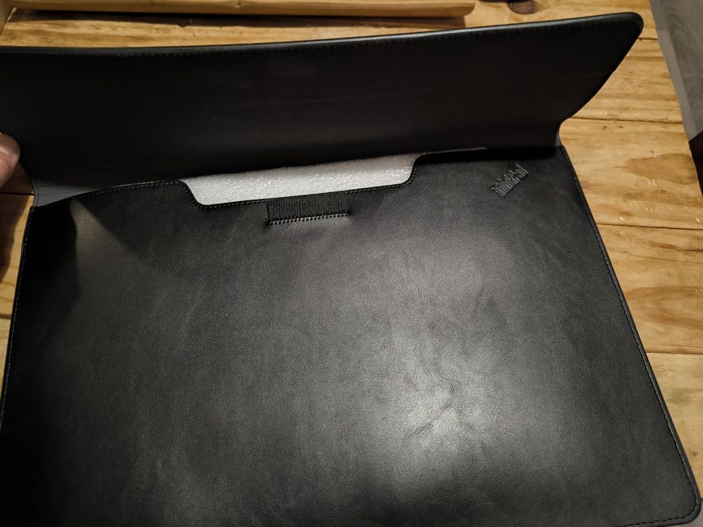 Etui do laptopa Lenovo ThinkPad X1 Carbon | Yoga Leather Sleeve 14″