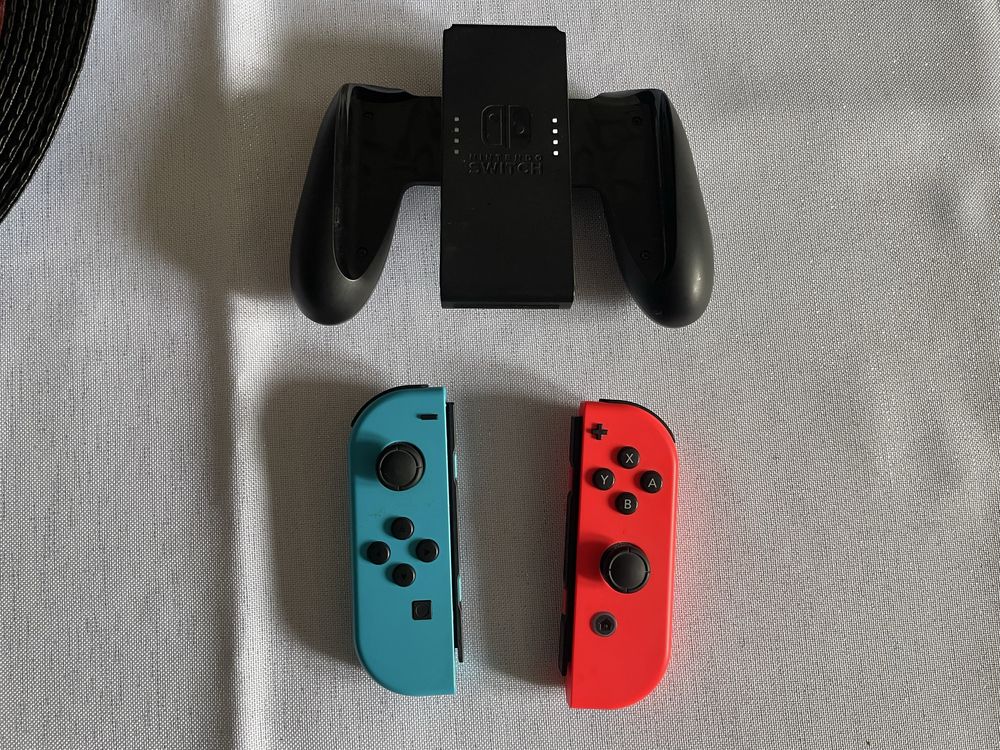 Nintendo Switch OLED + pokrowiec