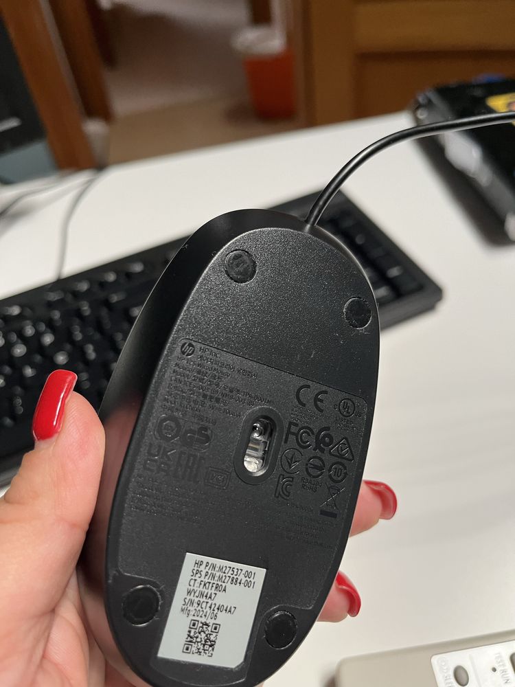 Computador + ecra + camara +…