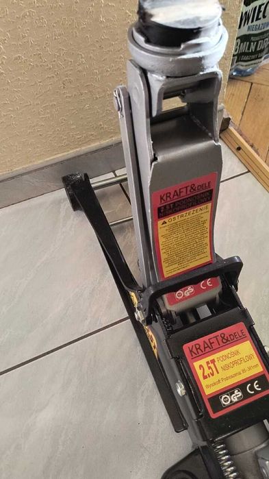 Podnośnik nisko profilowy hydrauliczny, żaba, jak nowy, 2,5 Tony