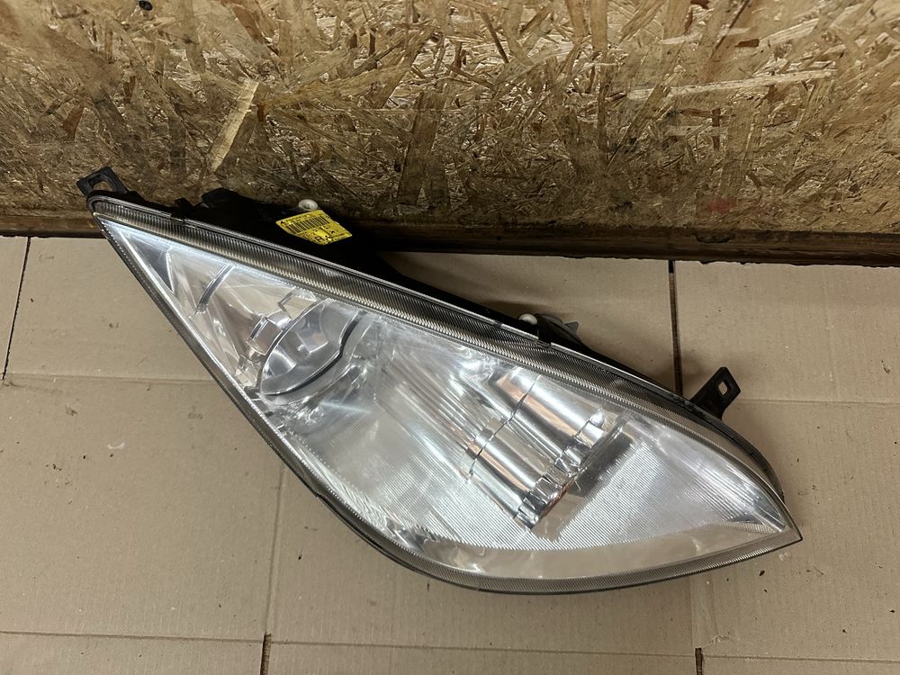 Передня права фара Mitsubishi Colt 9 Міцубісі Міцубіші Кольт 9