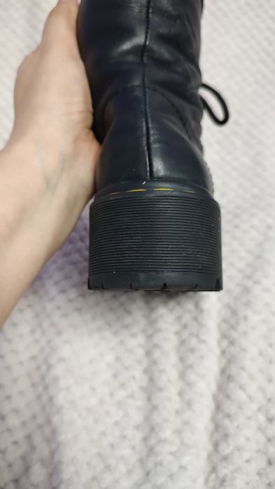 Шкіряні черевики 38 розміру