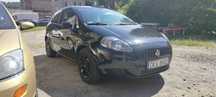 Fiat GrandePunto delikatnie uszkodzony.