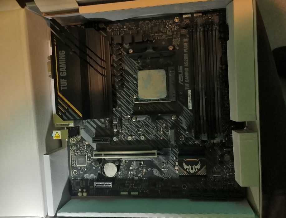 Продам материнку Asus TUF  GAMING A520M-PLUS II  та процесор r5 3600