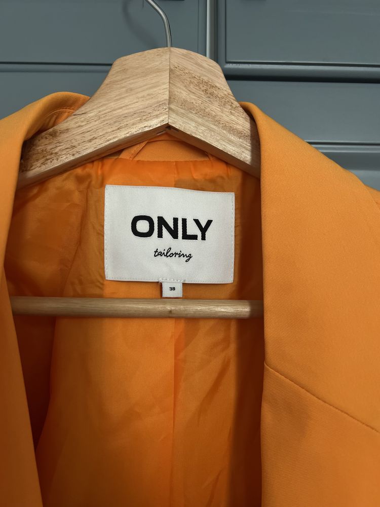 Оранжевый пиджак +юбка костюм only украинский бренд