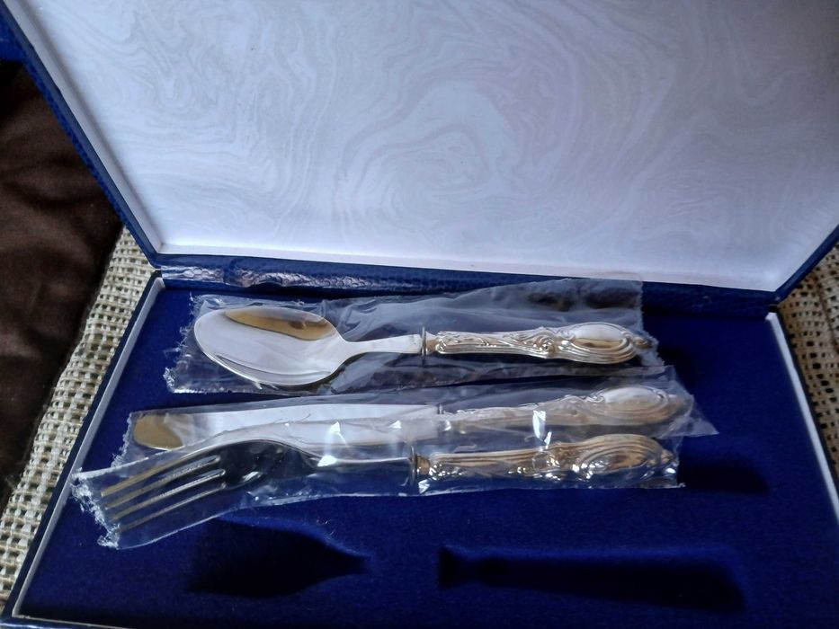 Talheres Prata Criança Modelo D. João V, novos com estojo