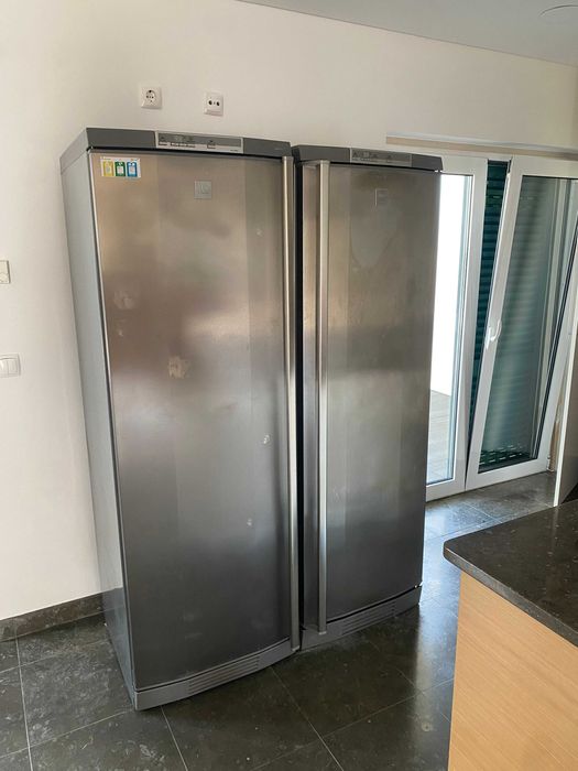 Vendo frigorifico Americano AEG