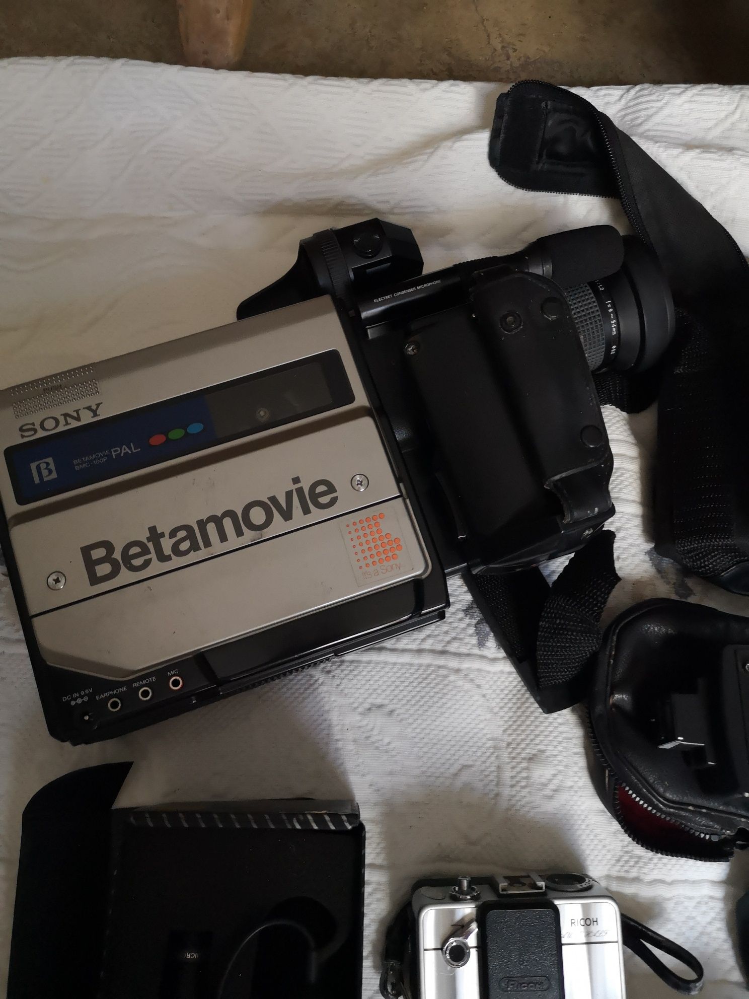 Lote de máquinas fotográficas e outros