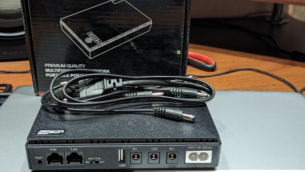 ИБП универсальный повербанк для роутера, mini ups 5v.9v,12v,USB,10400m