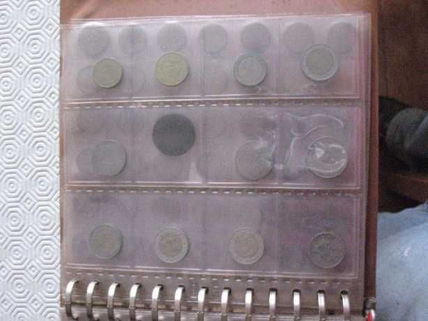 Colecção de mais de 200 moedas antigas