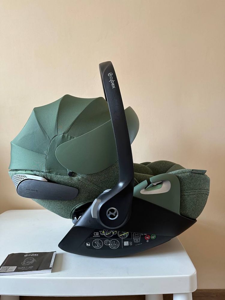 Cybex Cloud T Plus Leaf Green автокрісло розкладне