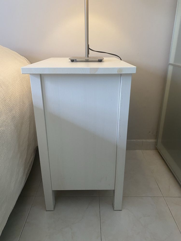 Mesa de cabeceira Hemnes