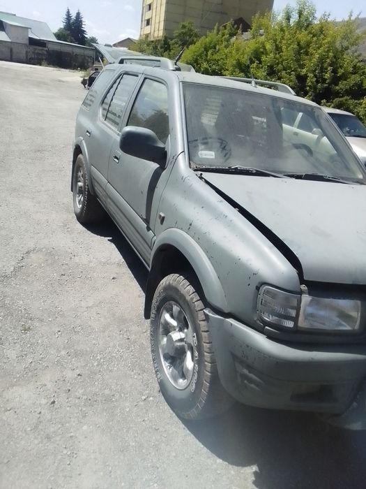 Продам кузовні деталі Опель фронтераб