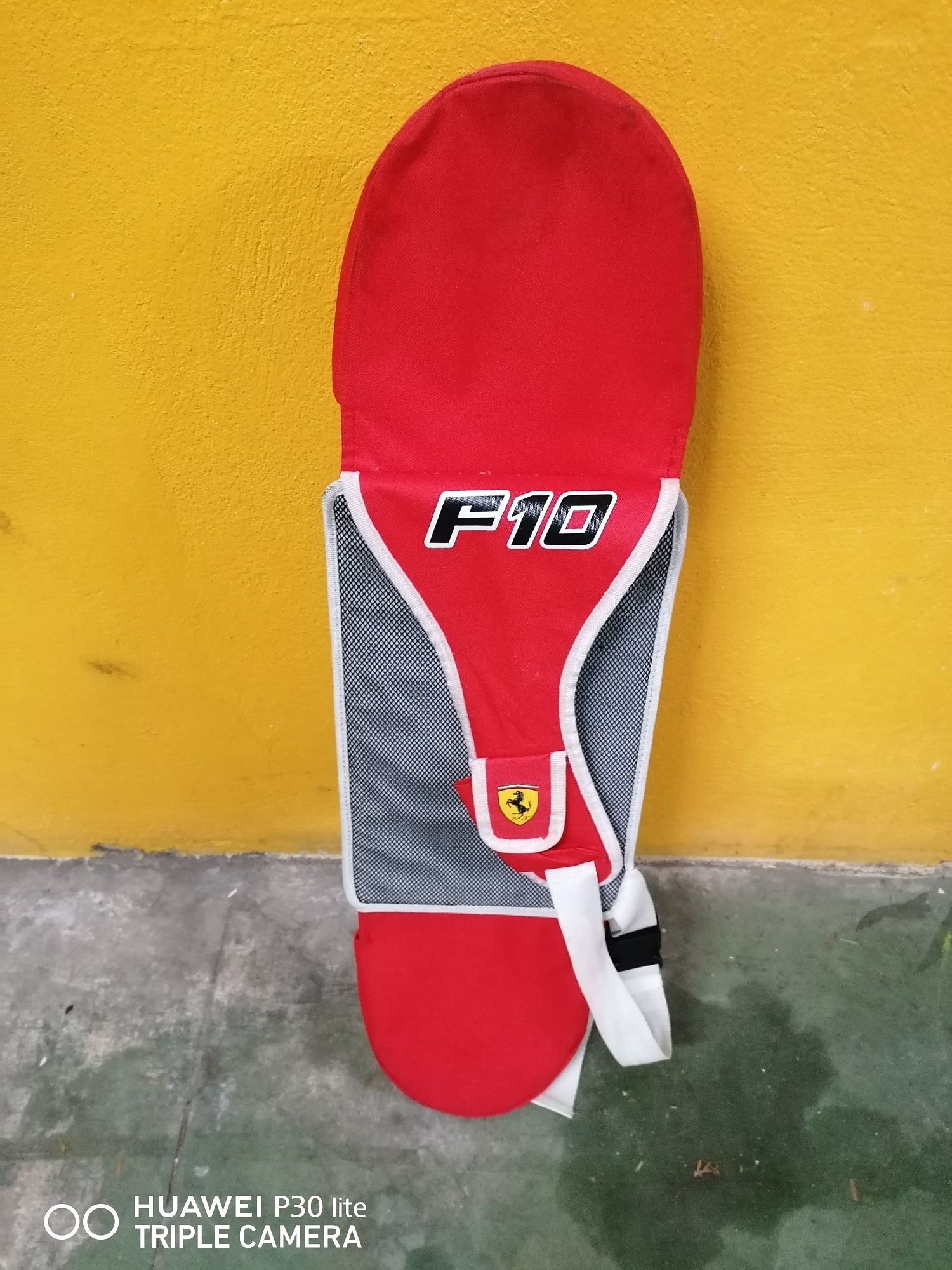 Skate Ferrari F10