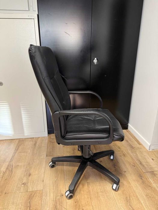 Fotel biurowy w bardzo dobrym stanie