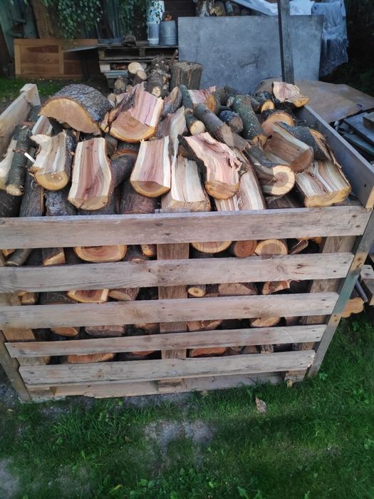 Drewno owocowe do wędzenia, palenia, grilowania