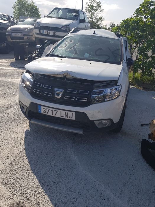 DACIA SANDERO II STEPWAY бампер  перелній  12-16 рік