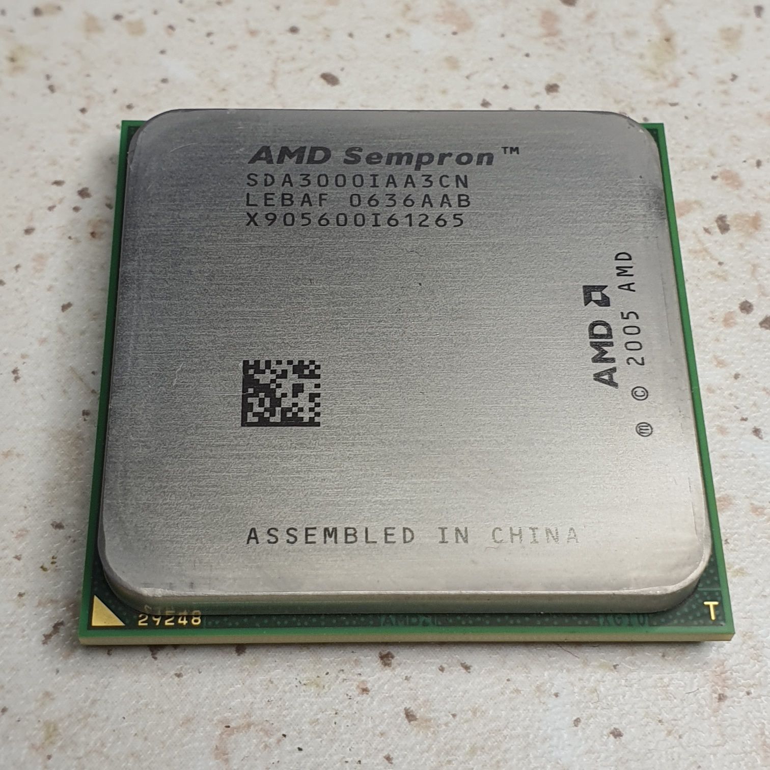 Procesor AMD Sempron 3000+ 1,6GHz SDA3200IAA3CN Socket 939