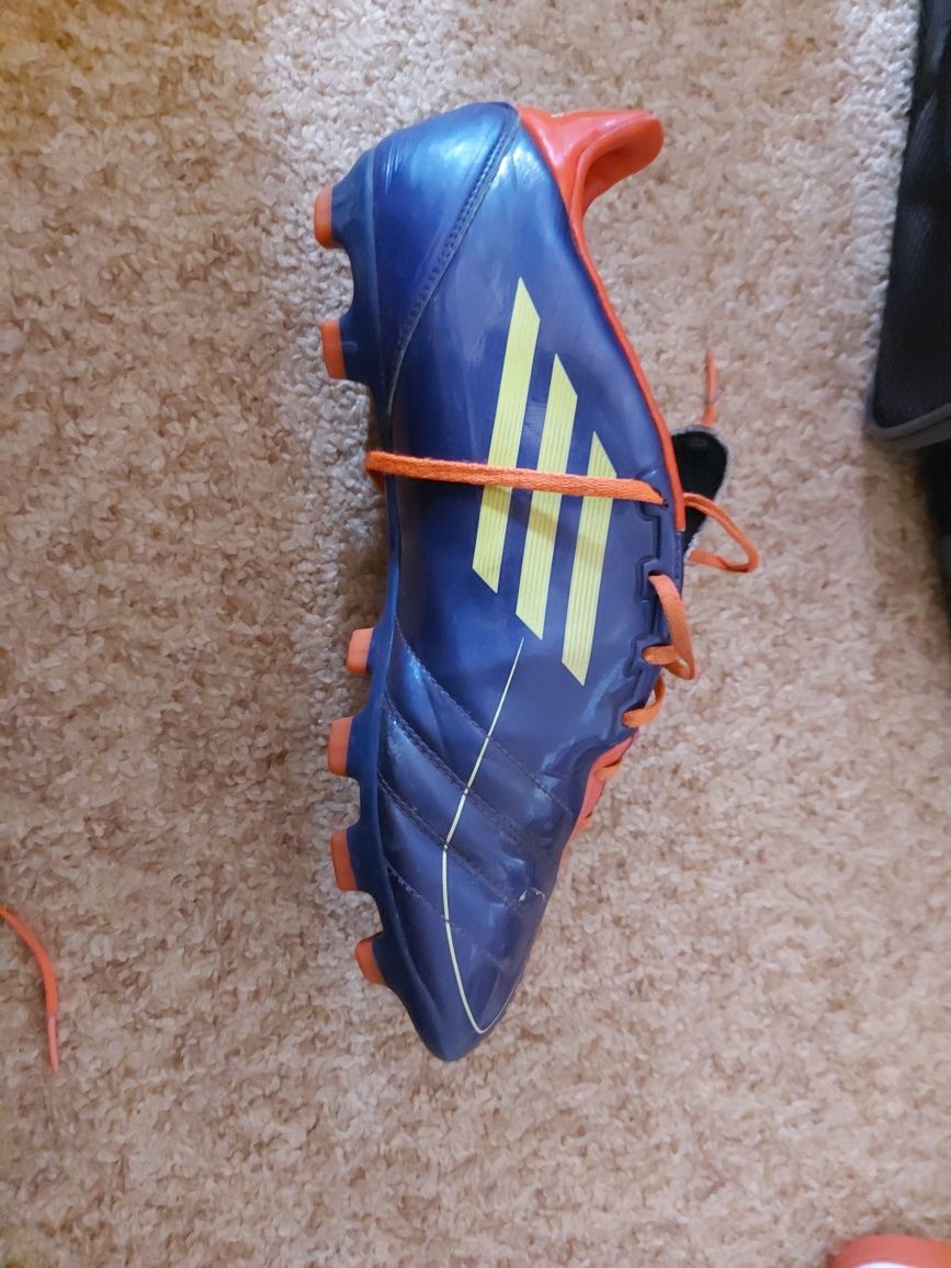 Chuteiras oficiais da adidas (F50)