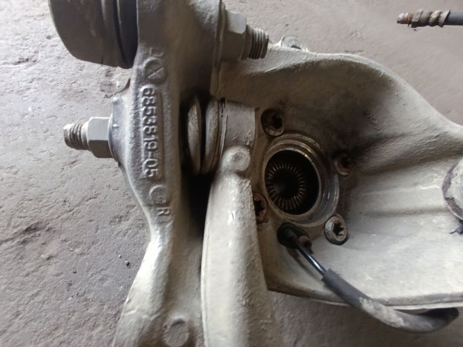 Zwrotnica  lewa piasta  xdrive x drive f20 f30 komplet