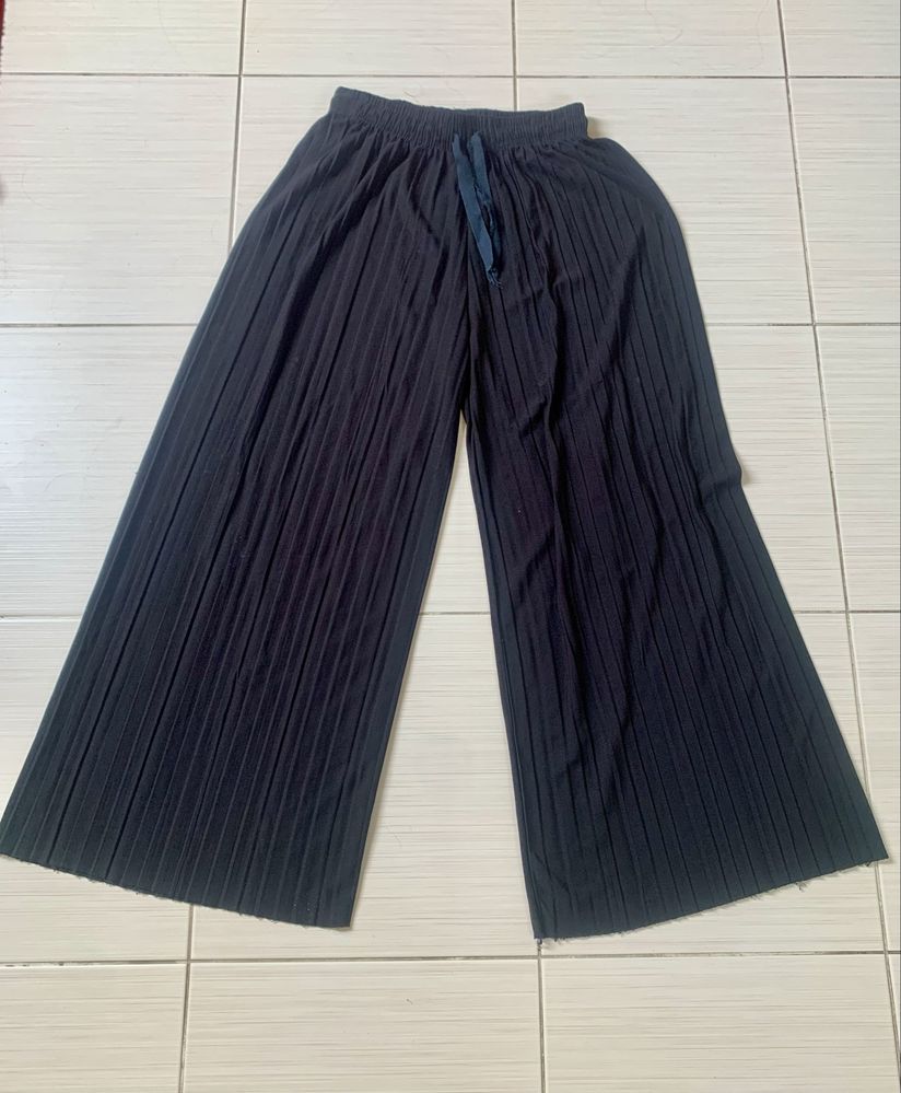 Spodnie letnie dla dziewczynki rozm. 152/158 (XS)