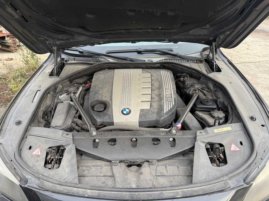 BMW 730D F01 ,uszkodzona ,jezdzi , full