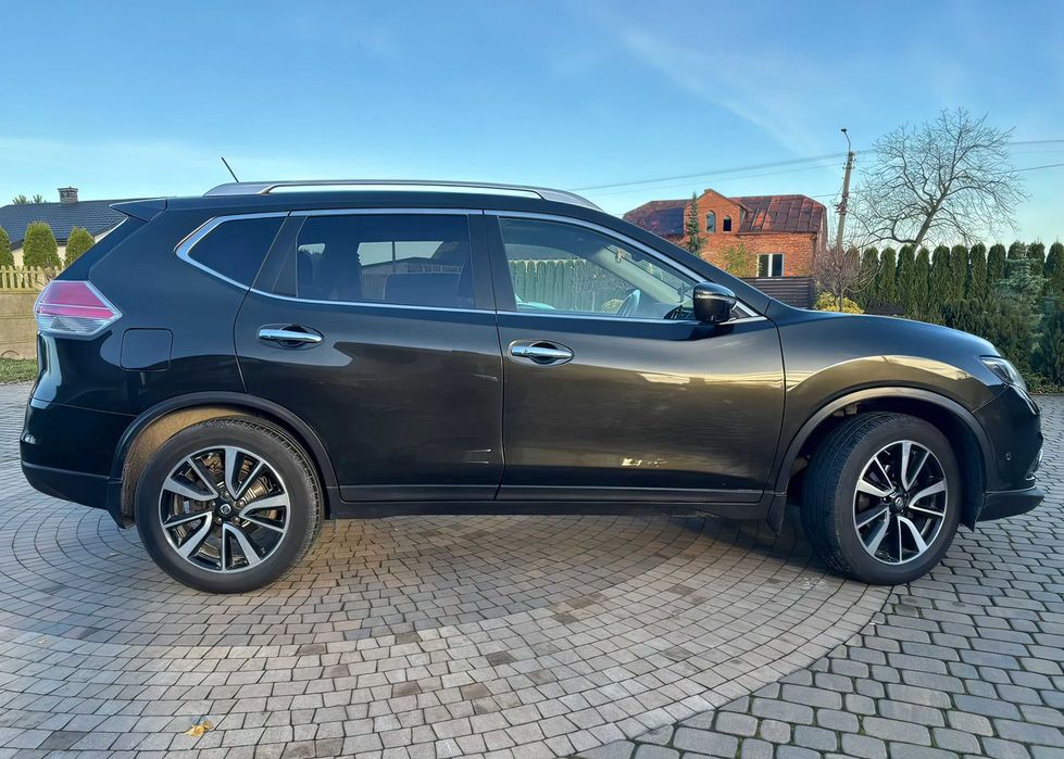 Nissan X-Trail      2015