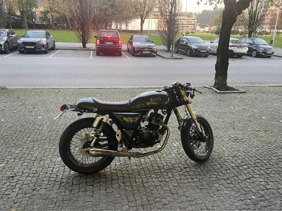 Bullit Spirit 125 - Bluroc