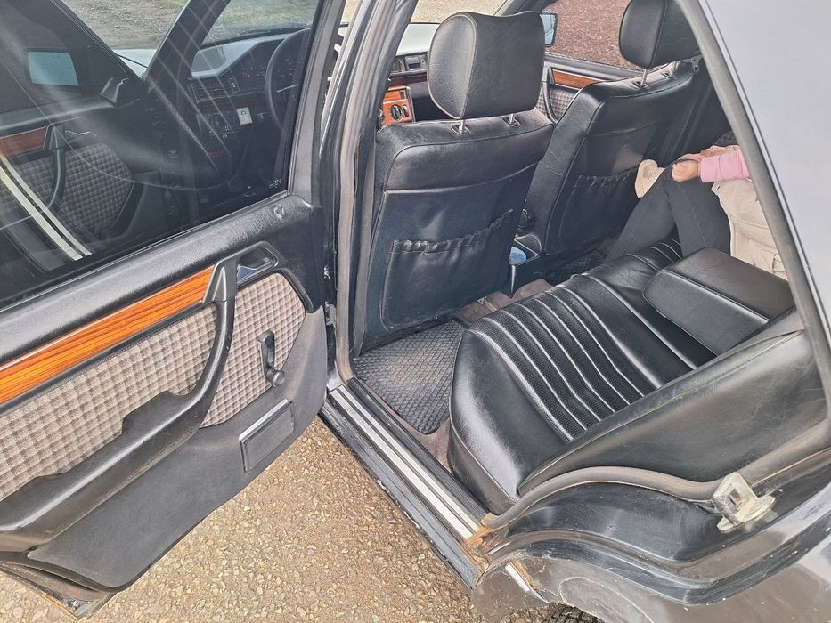 Мерседес w124 250D